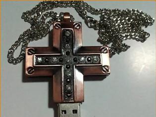 Φωτογραφία για Σταυροί – USB από Αρχιεπίσκοπο σε Στρατιώτες