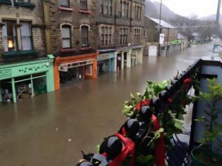 Φωτογραφία για Απίστευτες καταστροφές στη Βρετανία από τις πλημμύρες.... [photos]