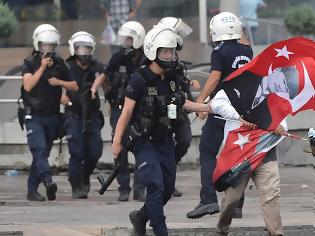 Φωτογραφία για Τι λες τώρα! Η Τουρκία δίνει στους αστυνομικούς της δώρο 24 μισθούς μόνο αν....