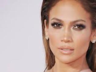 Φωτογραφία για Η απίστευτη εμφάνιση της Jennifer Lopez που άφησε τους πάντες άφωνους... [photos]