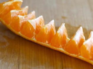 Φωτογραφία για Δείτε γιατί τόσα χρόνια καθαρίζατε λάθος το πορτοκάλι