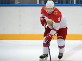 Φωτογραφία για Σόου Πούτιν και στο ice hockey. Σιγά να μην τον άφηναν να περάσει απαρατήρητος