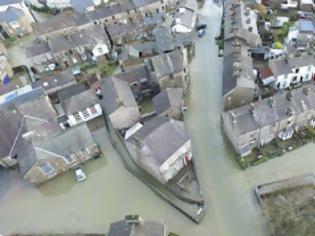 Φωτογραφία για Συμβαίνει και στην Αγγλία: Έδωσαν επιδόματα σε «πλημμυροπαθείς» για σπίτια που δεν πλημμύρισαν
