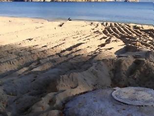 Φωτογραφία για Βάλτος Πάργας: Έβαλαν τα καπάκια του βιολογικού κυριολεκτικά ΜΕΣΑ στην άμμο