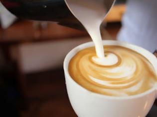 Φωτογραφία για Το ήξερες; Τι συμβαίνει όταν ο καφές σερβίρεται σε λευκή κούπα;