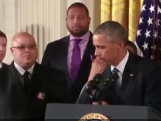Φωτογραφία για ΗΠΑ: Δημοσιογράφοι κατηγορούν τον Ομπάμα για ψεύτικα δάκρυα