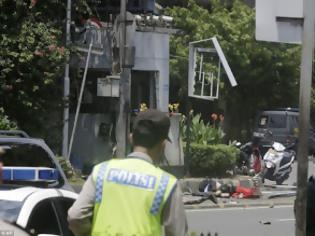 Φωτογραφία για Τι βρήκαν οι αστυνομικοί στο σημείο των εκρήξεων στην Ινδονησία; [photos]