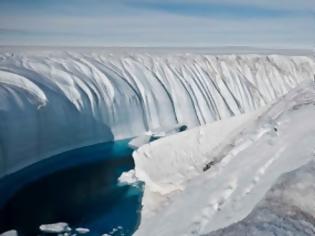Φωτογραφία για Μια τεράστια χαράδρα κάτω από τους πάγους της Ανταρκτικής
