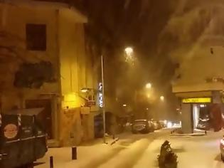 Φωτογραφία για Σφοδρή χιονόπτωση στην Κοζάνη! Μέσα σε 2 ώρες άσπρισαν τα πάντα! [video]