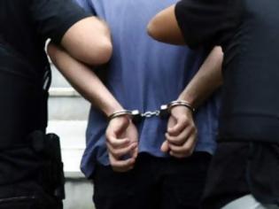 Φωτογραφία για Τραπεζίτης αποπλάνησε 14χρονη -Τον έπιασαν επ' αυτοφώρω σε ξενοδοχείο της Αθήνας