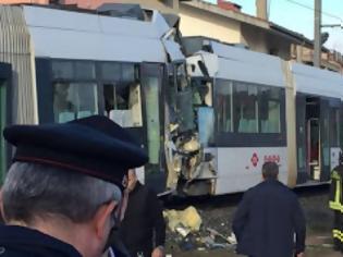 Φωτογραφία για Σύγκρουση τρένων στη Σαρδηνία με τραυματίες...
