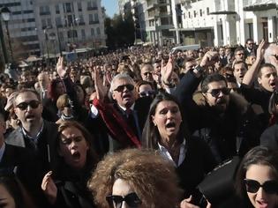 Φωτογραφία για ΕΝΤΕΙΝΟΝΤΑΙ ΟΙ ΚΙΝΗΤΟΠΟΙΗΣΕΙΣ ΕΝΑΝΤΙΑ ΣΤΟ ΑΣΦΑΛΙΣΤΙΚΟ