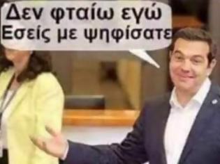Φωτογραφία για #1_xronos_syriza: Γλέντι στο Twitter -Επρεπε να ξεκινήσει με Μούσχουρη ένα μύθο θα σας πω λαλαλαλλαλα [photos]