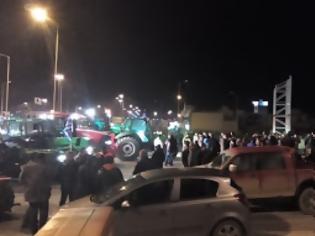 Φωτογραφία για Λιμάνι και Εγνατία έκλεισαν ξανά  οι αγρότες της Θεσπρωτίας [photo+video]