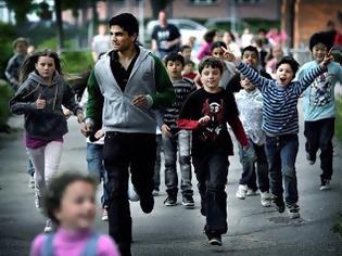Φωτογραφία για Σκάνδαλο στη Σουηδία: Αυτοί είναι οι μετανάστες που δηλώνουν πως είναι 14,15 και 16 και μένουν σε άσυλο με ανήλικα... [photos]