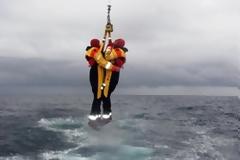 Δραματική διάσωση στη Βόρεια Θάλασσα[BINTEO]