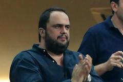 ΣΗΚΩΝΕΙ ΚΑΙ... ΤΗ ΜΠΑΣΚΕΤΙΚΗ ΚΟΥΠΑ Ο ΜΑΡΙΝΑΚΗΣ ΚΑΙ ΕΠΙΣΤΡΕΦΕΙ ΓΙΑ ΤΙΣ ΕΞΕΛΙΞΕΙΣ...