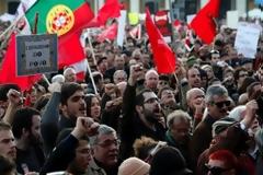 Πορτογαλία: Μνημονιακή επέλαση κατά εργαζομένων