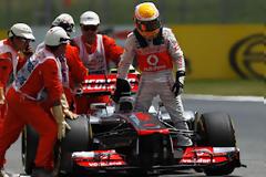 Δινει εξηγήσεις η McLaren, κίνδυνος ποινής στον Hamilton!