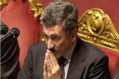 Ντ’Αλέμα: Η «τιμωρία» της Ελλάδας μπορεί να φέρει «κραχ δημοκρατίας»