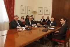 Ολοκληρώθηκε η κρίσιμη συνάντηση των πολιτικών αρχηγών υπό τον Κ.Παπούλια