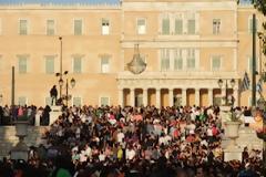 Όταν θα εμφανίζονται τα ΜΑΤ, το σύνθημα «Προσοχή, Προσοχή, Χρυσαυγίτες με στολή» δεν θα το φωνάζουν μόνο οι αναρχικοί, θα το φωνάζουν όλοι.