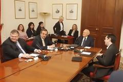 Οι κρίσιμοι διάλογοι στο Προεδρικό Μέγαρο