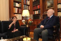 Παπαρήγα: Θα ζητήσουμε με νόμο την κατάργηση του Mνημονίου