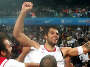 Φωτογραφία για ΓΙΩΡΓΟΣ ΠΡΙΝΤΕΖΗΣ... ΑΜΕΣΩΣ ΜΕΤΑ ΤΗ ΛΗΞΗ ΤΟΥ ΤΕΛΙΚΟΥ! *ΒΙΝΤΕΟ*