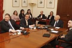 Νέες προσπάθειες Παπούλια το απόγευμα για σχηματισμό κυβέρνησης..Νέα σύσκεψη υπό τον πρόεδρο της Δημοκρατίας πραγματοποιείται στις 19.30 το απόγευμα