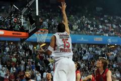 ΤΟ ΝΙΚΗΤΗΡΙΟ ΣΟΥΤ ΤΟΥ ΠΡΙΝΤΕΖΗ ΠΟΥ ΑΦΗΣΕ ΑΦΩΝΗ ΤΗΝ ΕΥΡΩΠΗ ΑΛΛΑ ΟΧΙ ΤΟΥΣ ΣΧΟΛΙΑΣΤΕΣ ΣΕ 4 ΓΛΩΣΣΕΣ! *ΒΙΝΤΕΟ*