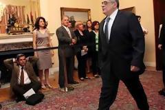 Προκλητική ανακοίνωση της Χρύσης Αυγής, κατά των δημοσιογράφων...