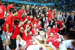 LIVE η άφιξη του Πρωταθλητή Ευρώπης Ολυμπιακού