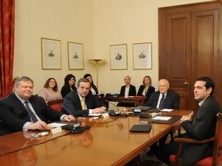 Φωτογραφία για Στο kafeneio όλα τα πρακτικά των συναντήσεων των πολιτικών αρχηγών με τον Παπούλια