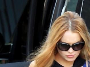 Φωτογραφία για Η Lindsay Lohan είναι star... Και οι stars κυκλοφορούν πάντα διάφανες