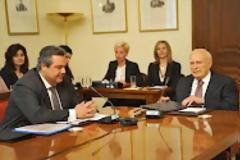 Πόλεμος μεταξύ Κάρολου Παπούλια και Πάνου Καμμένοιυ...!!!