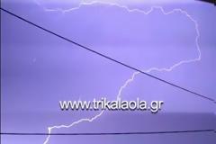 Μπουρίνι έπληξε τα Τρίκαλα το βράδυ που μας πέρασε [video]