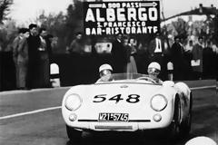 Tα κλασικά αυτοκίνητα του μουσείου της Porsche στο Mille Miglia