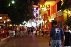 Για άγρα πελατών συνελήφθησαν 2 άτομα στη Χερσόνησο