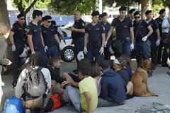 Συλλήψεις των παιδιών του March to Athens