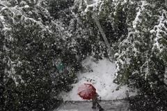 Βουλιάζει στο χιόνι το Σαράγεβο...