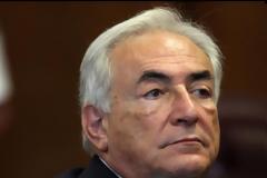 Ο Στρος Καν απαιτεί 1 εκατ. δολάρια από την καμαριέρα