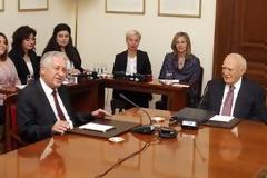 Απίστευτη δήλωση Παπούλια: 