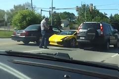 Οδηγός έχασε τον έλεγχο από μια Lamborghini και την τράκαρε! [Video]