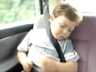 Φωτογραφία για Παιδί ξυπνάει μόνο αν του βάλουν μουσική των Nirvana! Δείτε το ξεκαρδιστικό βίντεο!