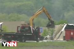 VIDEO: Ακόμα καθαρίζουν! – Πασάλειψε με ελληνικό γιαούρτι λεωφόρο της Νέας Υόρκης!