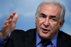 Ένα εκατ. ευρώ ζητά ο Στρος Καν από την καμαριέρα