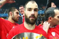 ΡΑΖΝΑΤΟΒΙΤΣ: ΞΑΝΑ MVP ΤΟΥ FINAL4 Ο κ. ΒΑΣΙΛΗΣ ΣΠΑΝΟΥΛΗΣ!