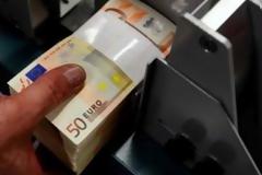 Οι εκροές των καταθέσεων και γιατί οι τραπεζίτες δεν ανησυχούν...