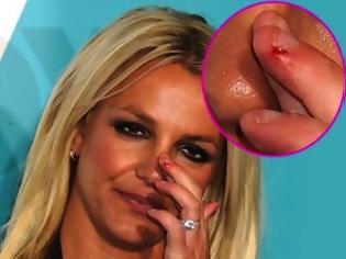 Φωτογραφία για H Britney Spears τρώει τα νύχια της!